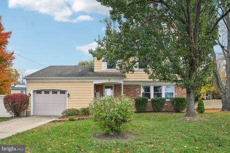 8 Yorktown Ct