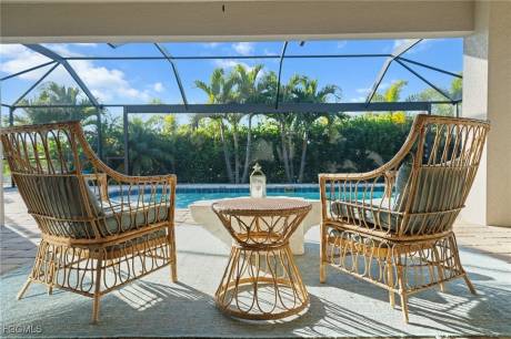 328 SW 26th Ave