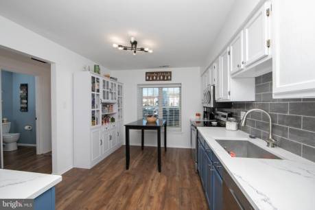 105 Crown Prince Dr