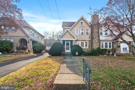 4608 Woodland Ave