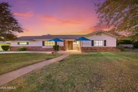 3542 E Camelback Rd