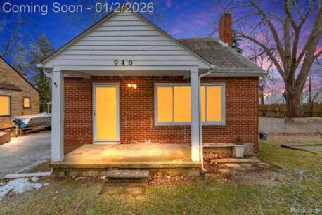 940 Cameron Ave