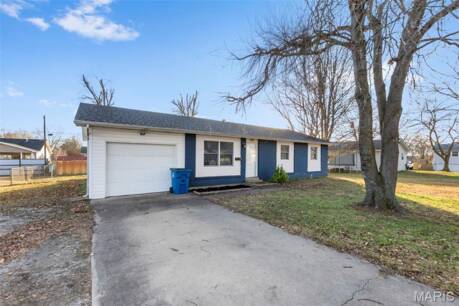 1909 Azalea Dr