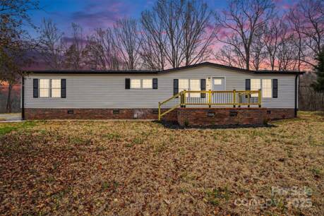 115 Lakeview Ln
