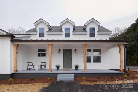 2453 Barnhardt Ave NW