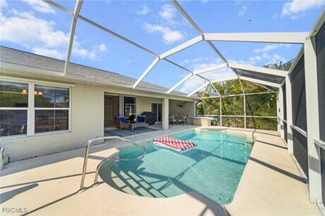 2517 SW 11th Ct