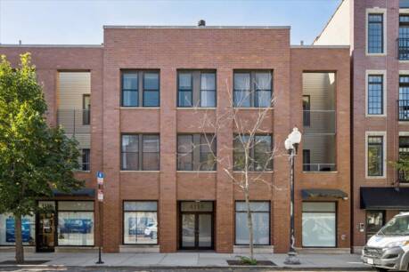 4118 N Lincoln Ave 202