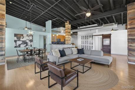 1501 Locust St 1204