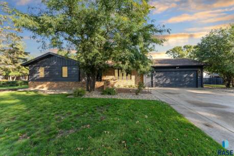 516 E Sunnybrook Dr Dr