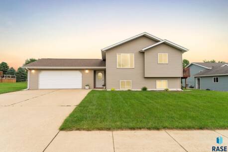 1014 N West Ave Ave