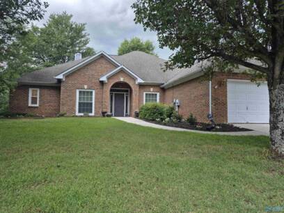 128 Cannes Drive SE