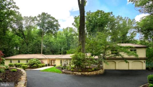 1121 Winding Dr