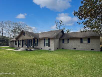 1404 Neal Rd
