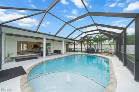 5830 SW 1st Ct