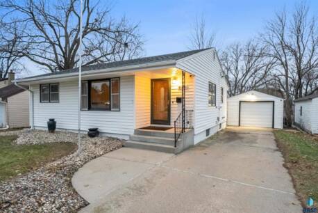 409 S Lewis Ave Ave