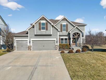 4508 NW Montebella Dr