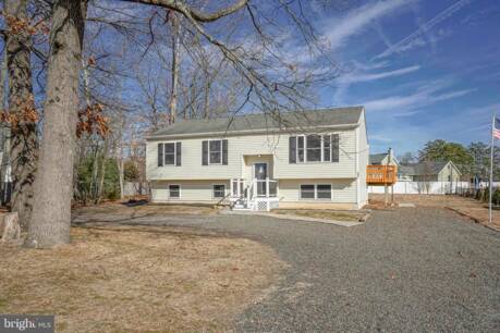 402 Holly Dr