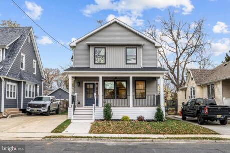 23 Center St