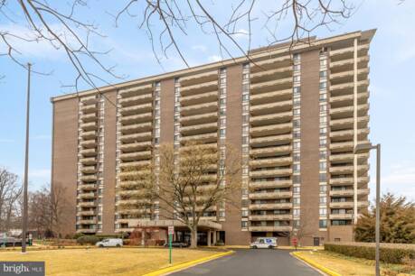 1800 Old Meadow Rd 303
