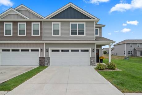 3303 NW Cedarwood Ln