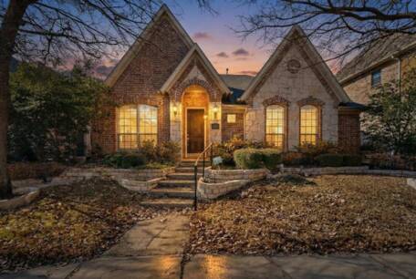 8715 Lindenwood Ln