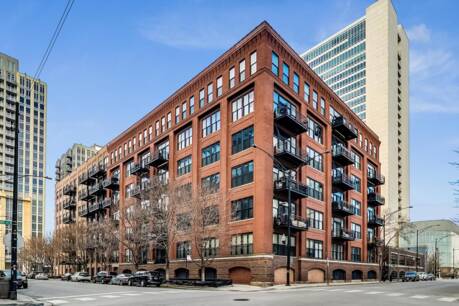 520 W Huron St 409