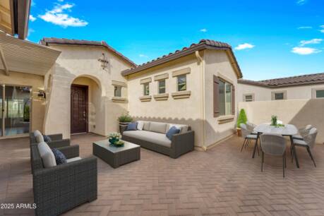 17900 W Briarwood Dr