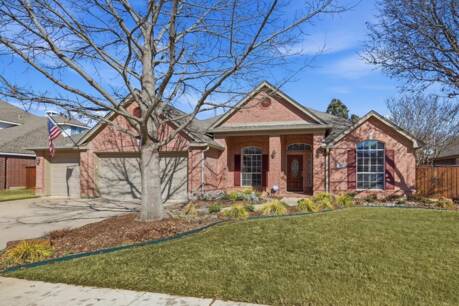 608 Crestbrook Dr