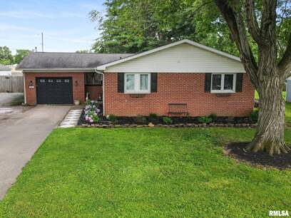 809 Dogwood Ln