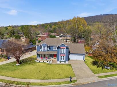 7804 Valley Bend Drive SE