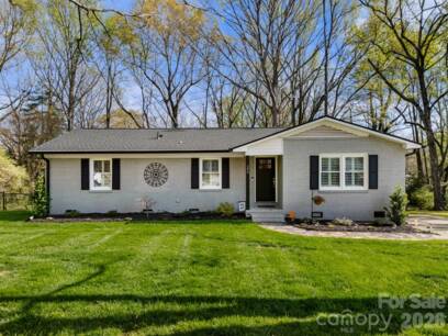 206 Cottage Pl