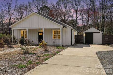 6739 Indian Ln