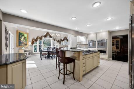 521 Kings Dr