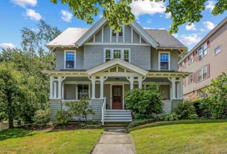 6 Moore Ave