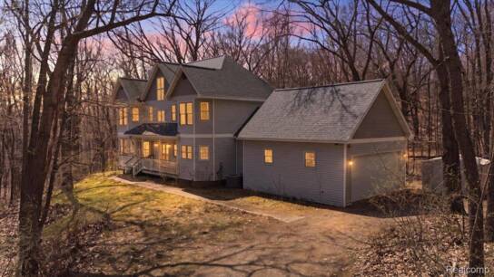 2222 S Hickory Ridge Trl