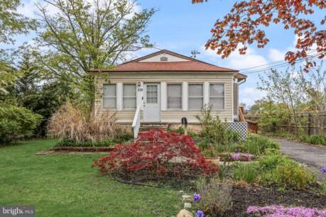 219 W Center Ave