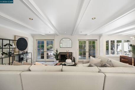 4 Burnt Oak Cir