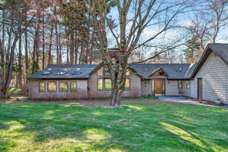 18 Brookside Dr