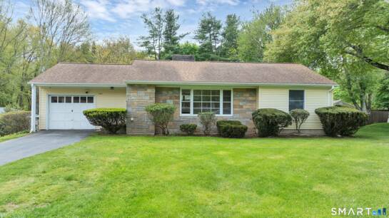 240 Cedarhurst Ln