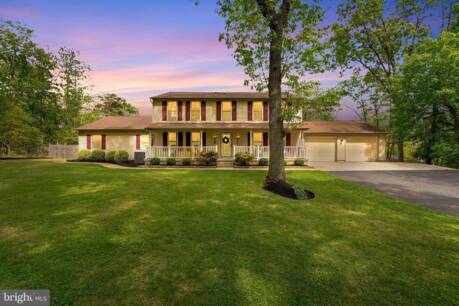 18 Country Club Ln