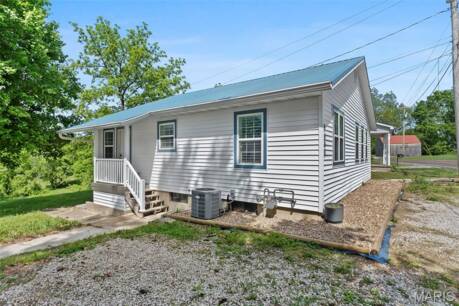 8600 Main St