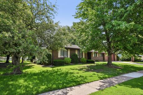 204 Carriage Dr