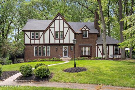 18 Lefferts Ct