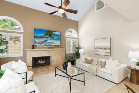 1435 Robert Ct
