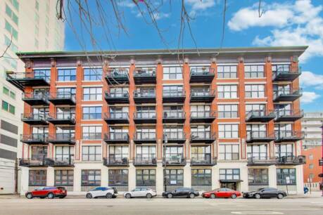 1601 S Michigan Ave 304