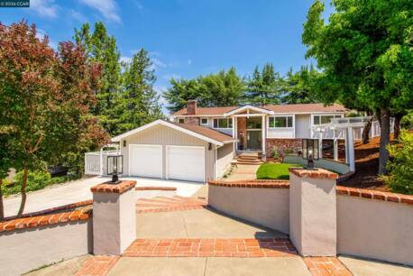 4033 Valente Dr