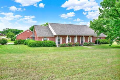 2735 Bent Oaks Dr