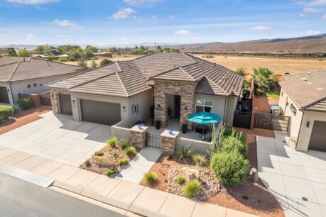 553 W Cougar Way
