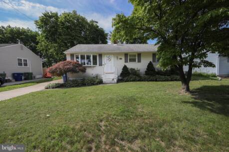 108 W Henry St