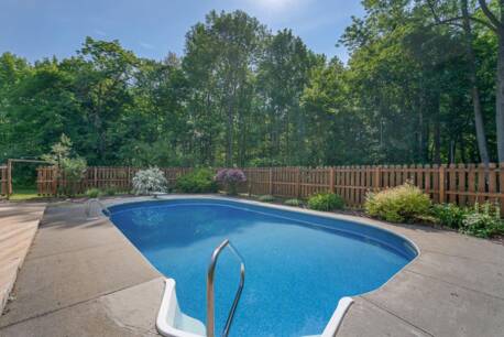121 Six Rod Rd
